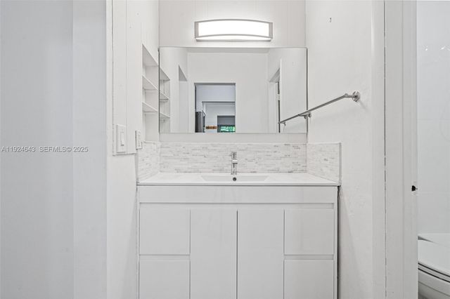 11550 SW 108th Ct, Miami, FL 33176