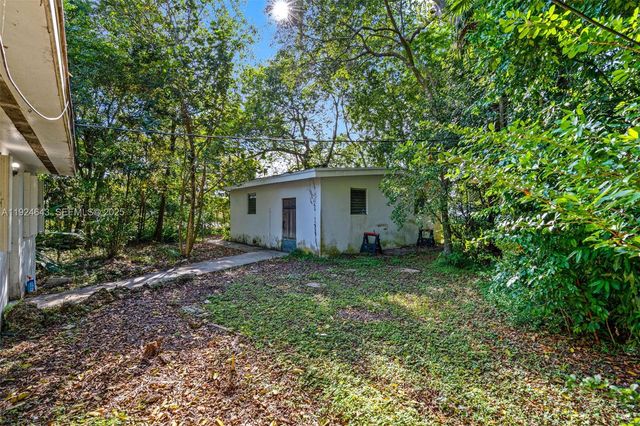 11550 SW 108th Ct, Miami, FL 33176