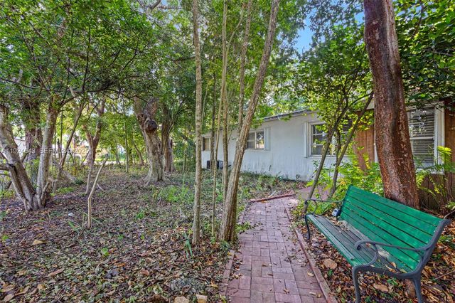 11550 SW 108th Ct, Miami, FL 33176