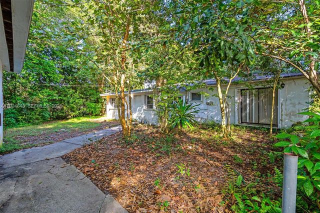 11550 SW 108th Ct, Miami, FL 33176