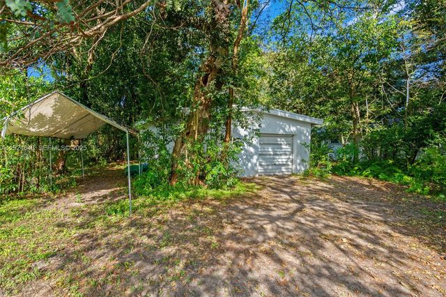 11550 SW 108th Ct, Miami, FL 33176