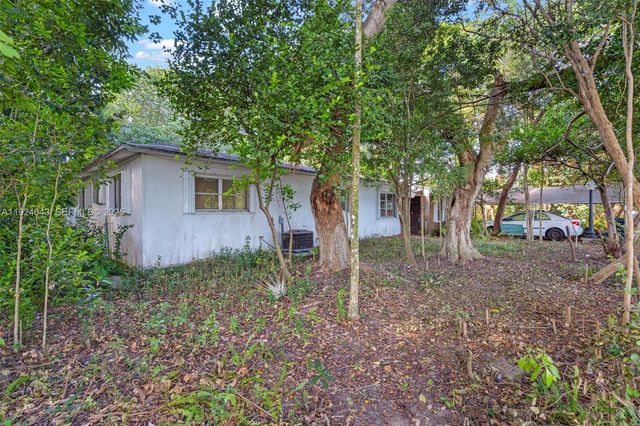 11550 SW 108th Ct, Miami, FL 33176