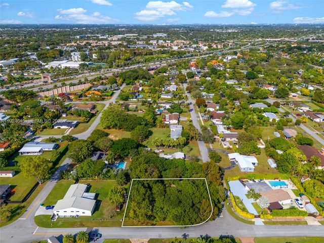 11550 SW 108th Ct, Miami, FL 33176
