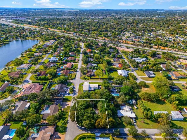 11550 SW 108th Ct, Miami, FL 33176