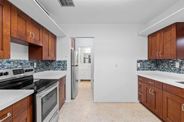 11550 SW 108th Ct, Miami, FL 33176