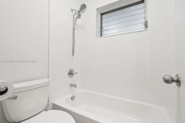 11550 SW 108th Ct, Miami, FL 33176