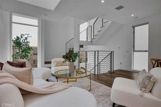 6919 Knowlton Place, Los Angeles, CA 90045