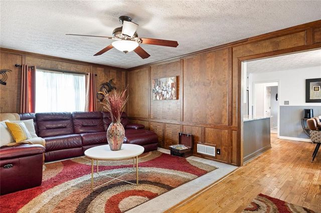 4544 Queen Anne Court SE, Mableton, GA 30126