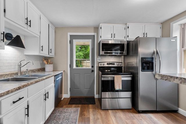 735 CARVER LANE, Menasha, WI 54952