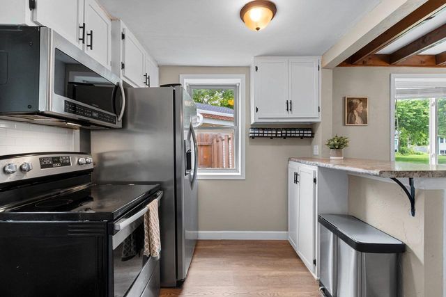 735 CARVER LANE, Menasha, WI 54952