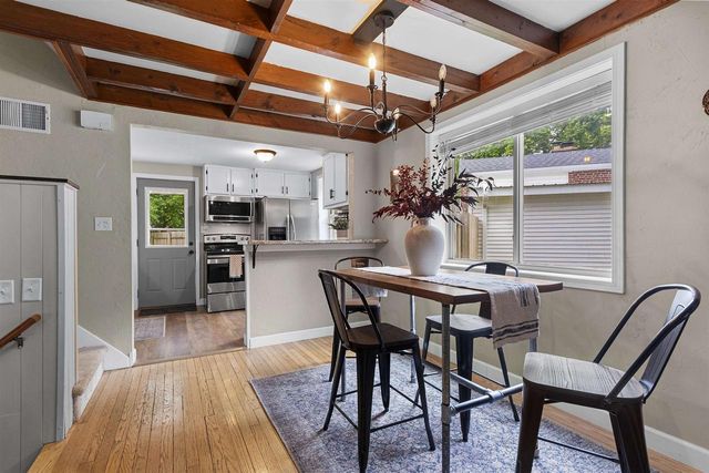 735 CARVER LANE, Menasha, WI 54952
