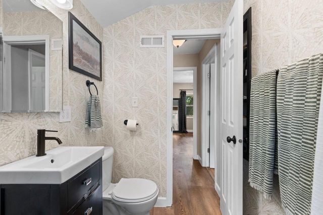 735 CARVER LANE, Menasha, WI 54952