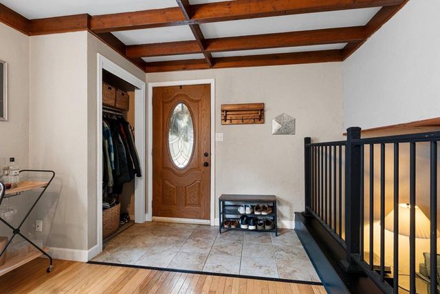 735 CARVER LANE, Menasha, WI 54952