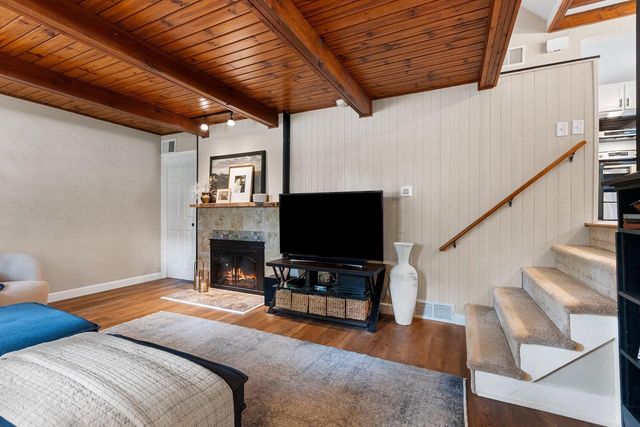 735 CARVER LANE, Menasha, WI 54952