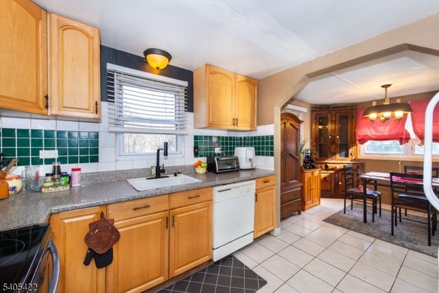 6 Mulberry St, Hamburg Boro, NJ 07419