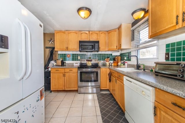 6 Mulberry St, Hamburg Boro, NJ 07419