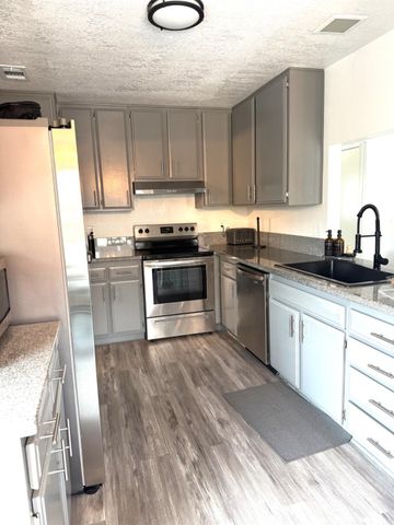 5033 Buffwood Way, Sacramento, CA 95841