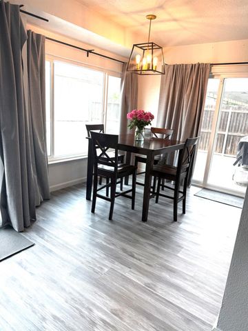 5033 Buffwood Way, Sacramento, CA 95841