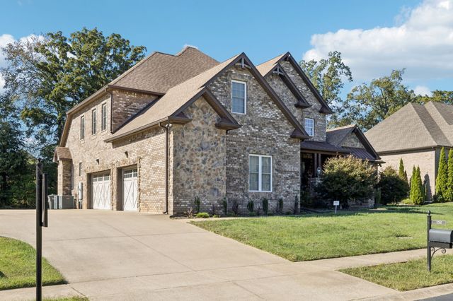 152 Copperstone Dr, Clarksville, TN 37043