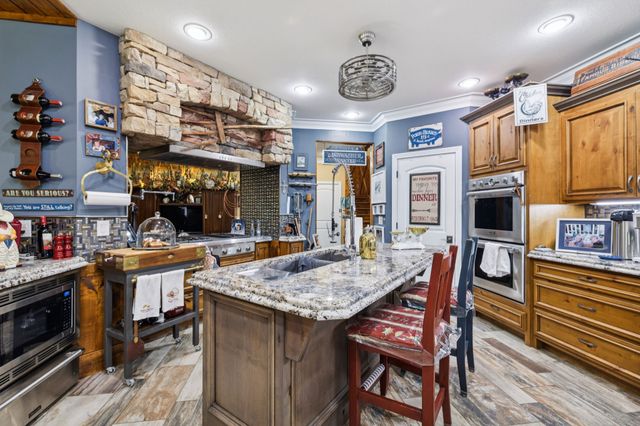 152 Copperstone Dr, Clarksville, TN 37043