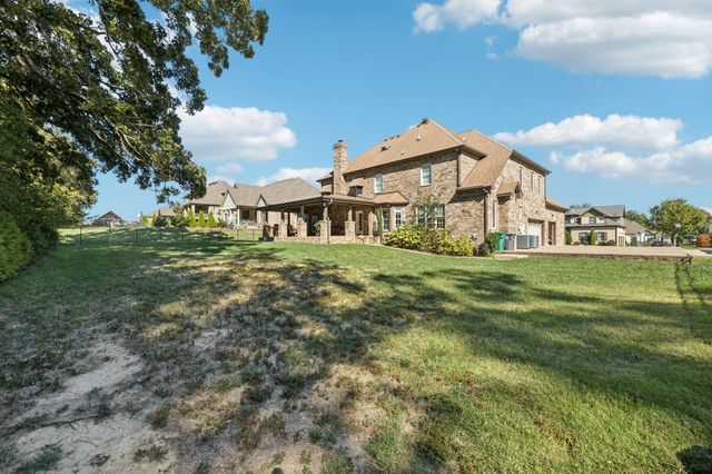 152 Copperstone Dr, Clarksville, TN 37043