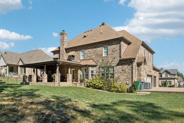 152 Copperstone Dr, Clarksville, TN 37043