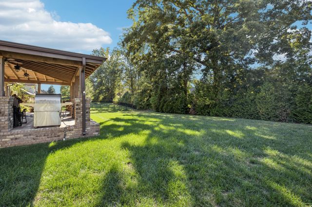 152 Copperstone Dr, Clarksville, TN 37043