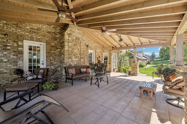 152 Copperstone Dr, Clarksville, TN 37043