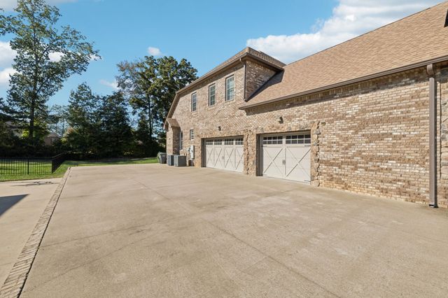 152 Copperstone Dr, Clarksville, TN 37043