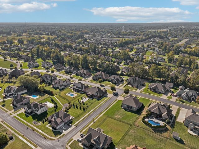 152 Copperstone Dr, Clarksville, TN 37043