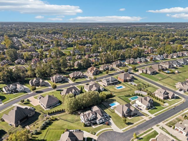 152 Copperstone Dr, Clarksville, TN 37043