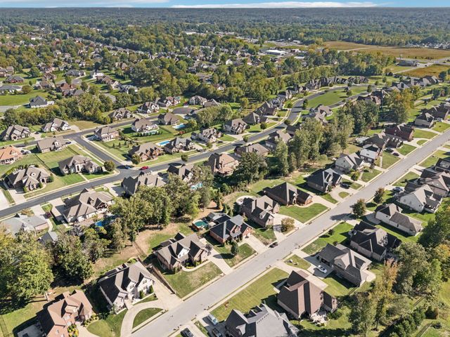 152 Copperstone Dr, Clarksville, TN 37043