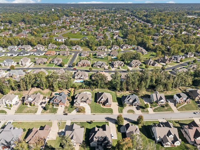 152 Copperstone Dr, Clarksville, TN 37043