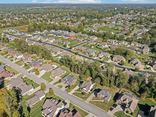 152 Copperstone Dr, Clarksville, TN 37043