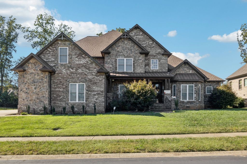 152 Copperstone Dr, Clarksville, TN 37043