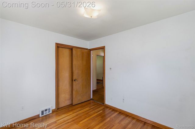 8801 Whitlock Avenue, Dearborn, MI 48126