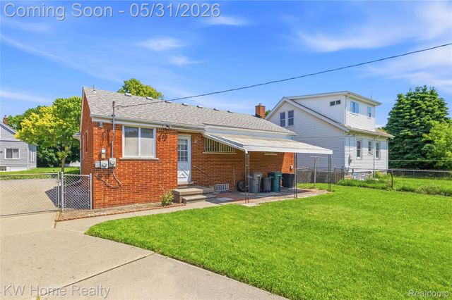 8801 Whitlock Avenue, Dearborn, MI 48126
