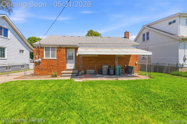 8801 Whitlock Avenue, Dearborn, MI 48126