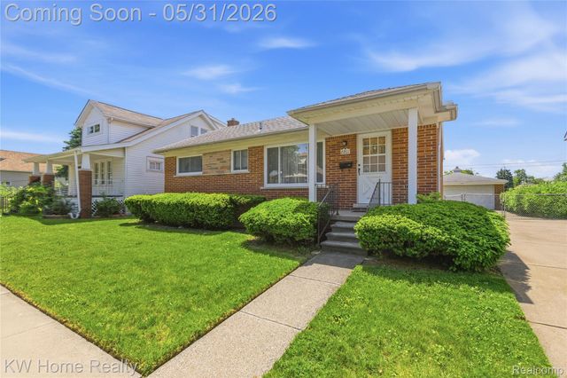 8801 Whitlock Avenue, Dearborn, MI 48126