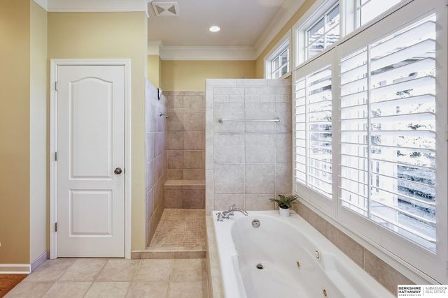 13910 Charles Street, Omaha, NE 68154