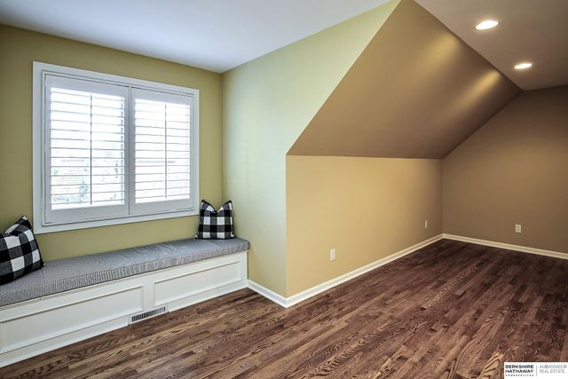13910 Charles Street, Omaha, NE 68154