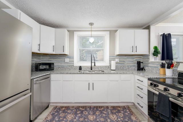 812 N Erie Ave, Wichita, KS 67214