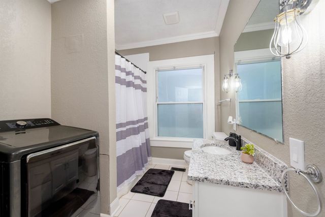 812 N Erie Ave, Wichita, KS 67214