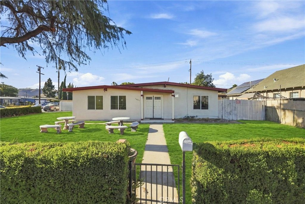 2065 W Orange Grove, Pomona, CA 91768 — exterior