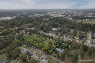 3208 Rosewood Dr., Hattiesburg, MS 39401