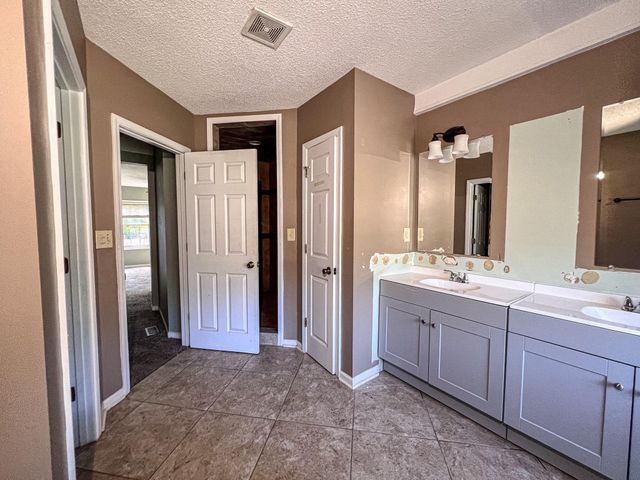 2203 4th Ave., Conway, SC 29527