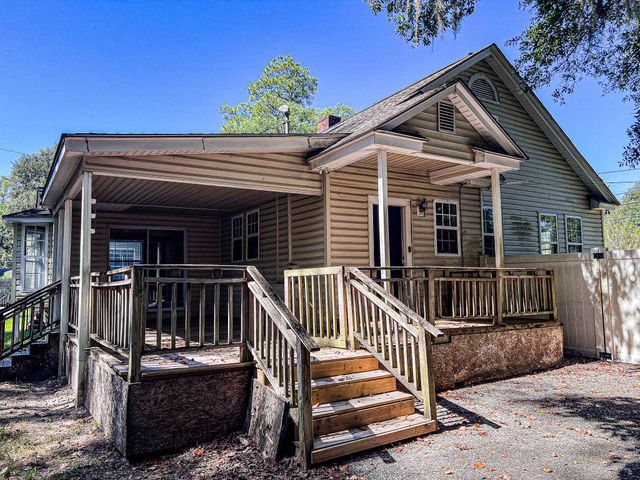 2203 4th Ave., Conway, SC 29527
