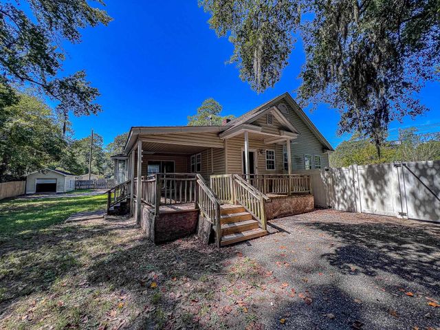 2203 4th Ave., Conway, SC 29527