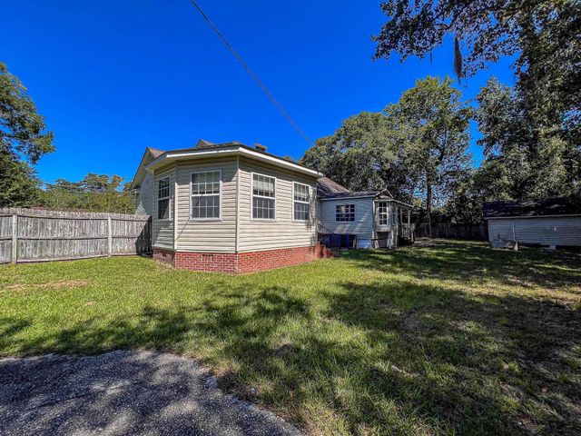 2203 4th Ave., Conway, SC 29527