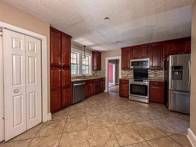2203 4th Ave., Conway, SC 29527
